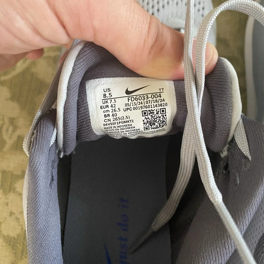 NIKE Mens sz 8.5 Quest 6 Running Shoes LIGHT GRAY/GRAY FD6033-004 train exercise